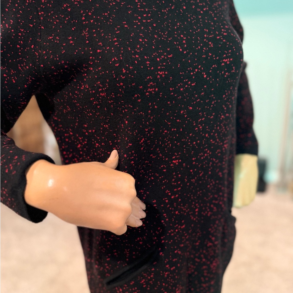 Chic Black And Red Patterned Blouse - image 6